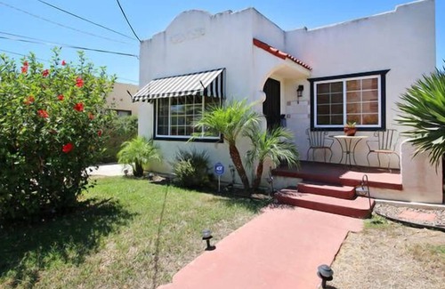 South Park House | Centrally located for Families/Conventions Near Attractions & Convention Center