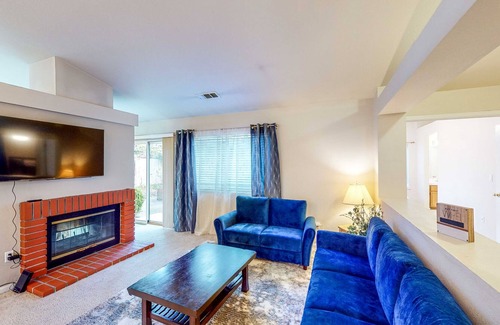 Quail Ridge House | Centrally Located - Grill & Dual-Sided Fireplace
