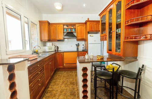 Benifallet House | Centrally located house in Benifallet with large garden, ideal for families, friends and pets.