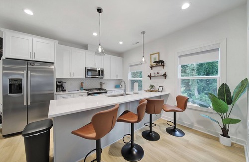 Charlotte House | Centrally Located Haven with Charlotte’s Signature Style