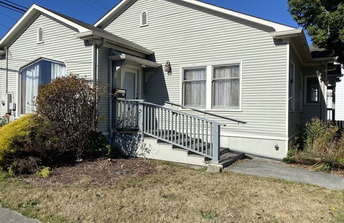 Arcata House | Centrally located historic bungalow, minutes from downtown and Cal Poly Humboldt