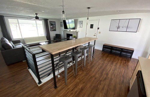 Midvale House | Centrally located home with 2 car garage