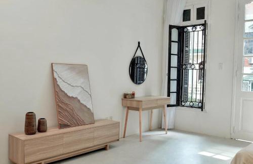 Van Mieu Apartment | Centrally located Homestay in Hanoi - Room 201