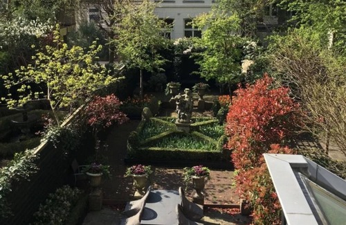 De Weteringschans Apartment | Centrally located in the historic Amsterdam-The perfect place to be!