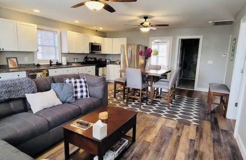Newburgh Apartment | Centrally Located in the Heart ❤ of Newburgh