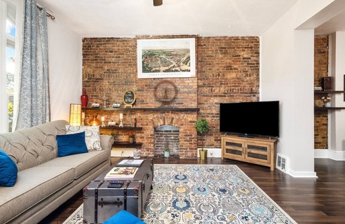 Tower Grove East House | Centrally located in the Tower Grove East neighborhood!