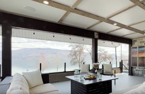 Central Okanagan House | Centrally- located lakeside home on shore of beautiful Okanagan Lake