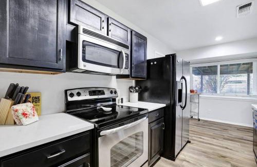 Vance Jackson House | Centrally Located Little Gem