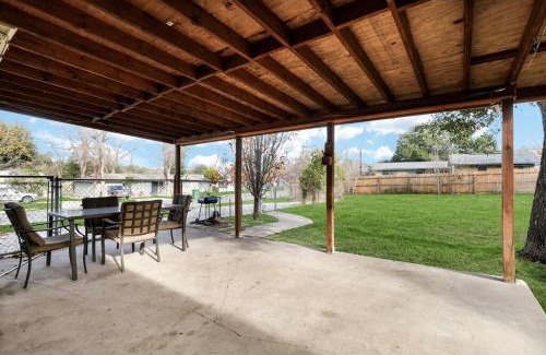 Vance Jackson House | Centrally Located Little Gem