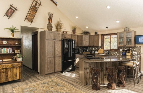 Silverthorne House | Centrally Located Mountain Getaway - Minutes From World Class Ski Resorts