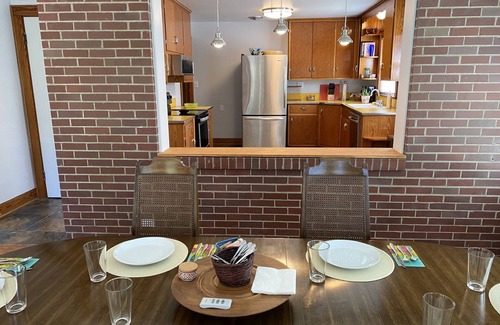 Owensboro House | Centrally Located Mid Century Traditional Home