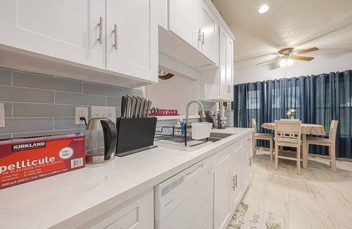 Clear Lake House | Centrally located! Minutes from Bay Brook Mall and NASA!