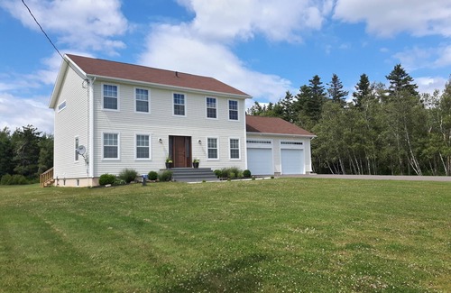 Lot 16 House | Centrally located, Modern Home, New Mattresses 2020