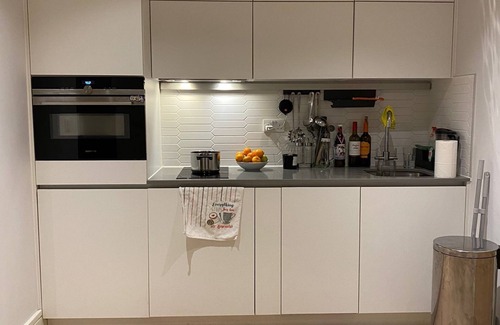 Valentines Apartment | Centrally Located, Mordern Studio Apartment