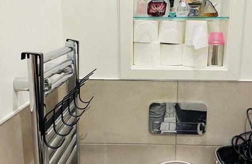 Valentines Apartment | Centrally Located, Mordern Studio Apartment