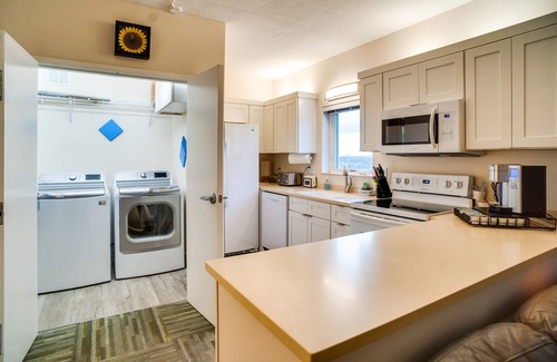 Historic Edgefield Condo | Centrally Located Nashville Home: 3 Mi to Broadway
