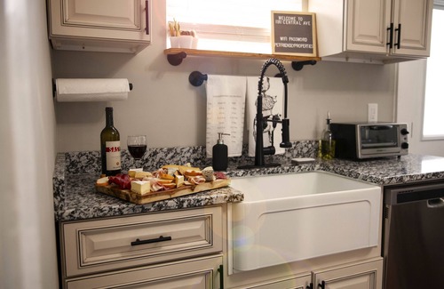 Midtown House | Centrally Located & Newly Renovated