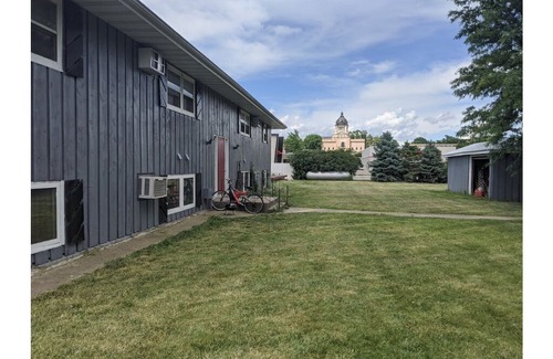 Pierre House | Centrally Located on Pawnee Apartment #2