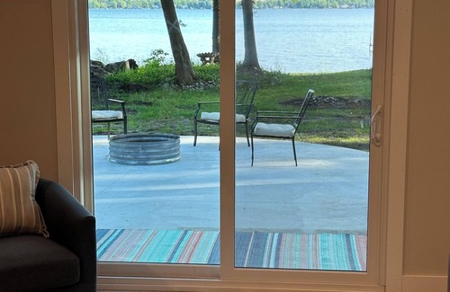 Beulah House | Centrally located on the lake to so many adventures. Boats and pets welcome!