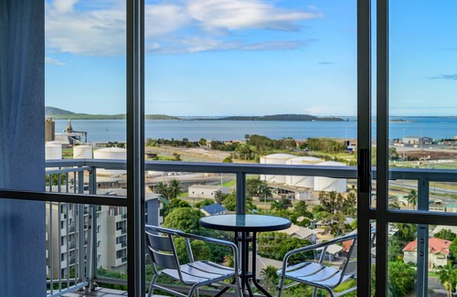 Gladstone Apartment | Centrally located one bedroom apartment
