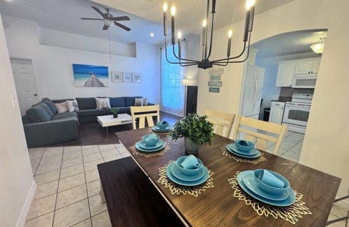 Indian Wells House | Centrally Located Pool Home near Disney