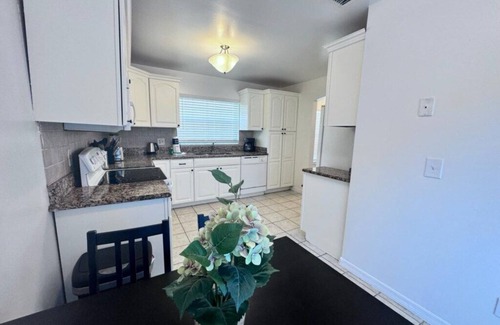 Indian Wells House | Centrally Located Pool Home near Disney