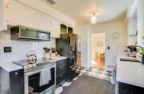 Portland House | Centrally Located Portland Home: Pets Welcome!