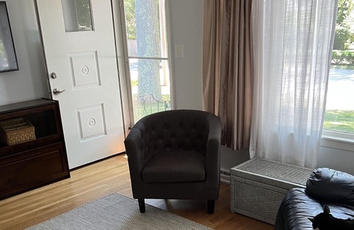 Cumberland House | Centrally located renovated home near Diamond Hill Park, stadium, popular sites