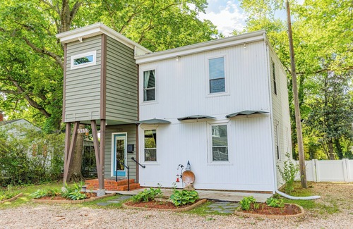 Lakeside House | Centrally Located RVA Gem