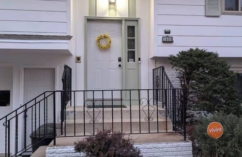Sioux Falls House | Centrally located, sleeps 10, security system, close to colleges and hospitals