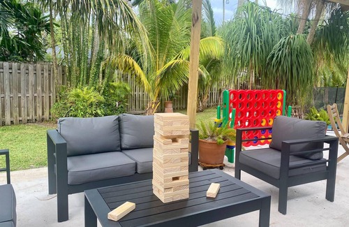 The Crossings House | Centrally located shopping, restaurants, movies, and parks!