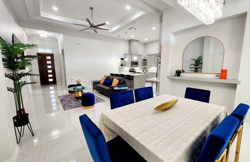Edinburg House | Centrally located, spacious and beautiful home in Edinburg near main attractions