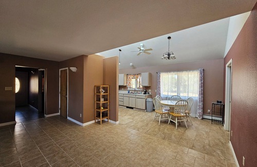 Espanola House | Centrally-located, sweeping mountain views!
