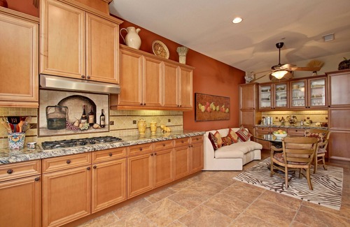 Palm Desert House | Centrally Located Tuscan-Style Townhome with Pools/Spas