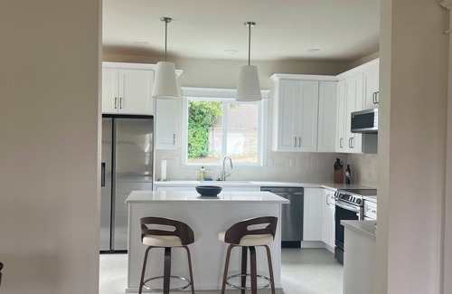 North End House | Centrally located Tacoma Craftsman close to UPS and many restaurant options.