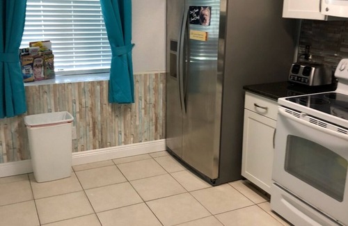 Oldsmar Villa | Centrally located to beaches, Close to Bush Gardens Pets Welcome Free Wifi