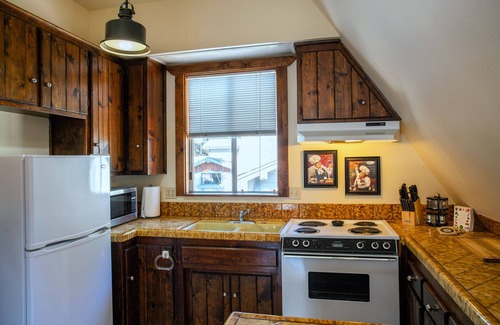 Atascadero Apartment | Centrally located to Wine Country along with a short Drive to the Ocean.