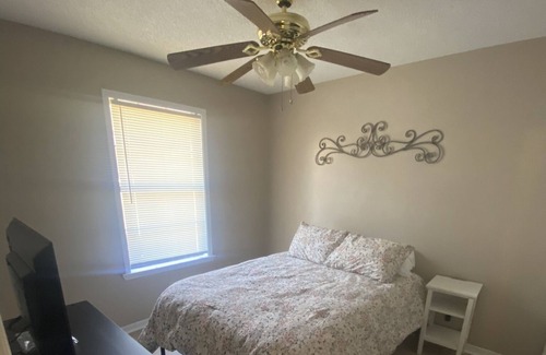 Crestview House | Centrally Located to bases and beaches/ 3 Bedroom