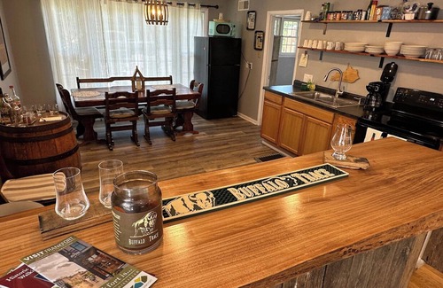 Frankfort House | "Centrally Located to Many Distilleries" House on the Kentucky Bourbon Trail
