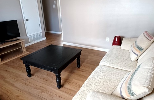 Albuquerque Apartment | Centrally located, updated modern apt, free parking, restos,I-25, airport 41