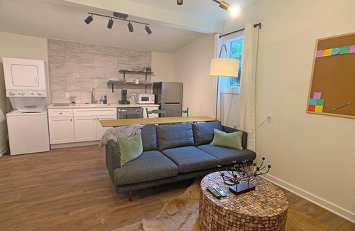 Weatherford Cabin | Centrally Located Urban Cabin 1Bedroom KING bed