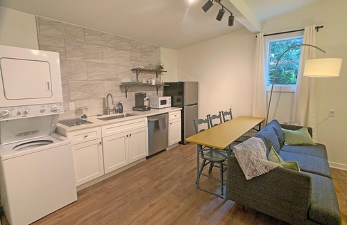 Weatherford Cabin | Centrally Located Urban Cabin 1Bedroom KING bed