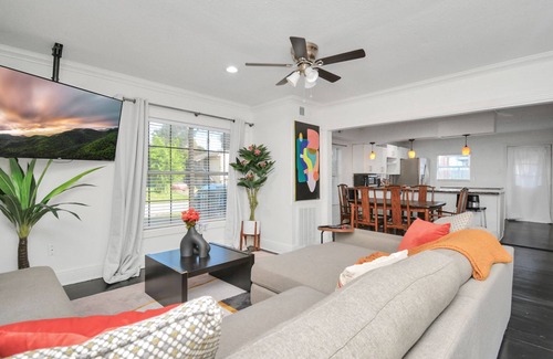 MacGregor Apartment | Centrally located unit, king beds, jacuzzi, near Downtown,TSU, TMC, Rice uni