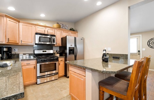 Fox Farm Cabin | Centrally located cabin. New decks and outdoor games!