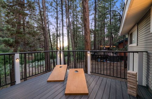 Fox Farm Cabin | Centrally located cabin. New decks and outdoor games!