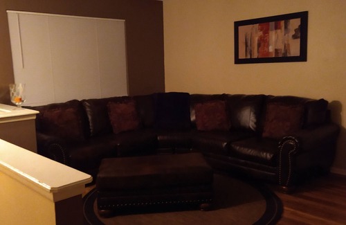 Independence House | Centrally located Townhouse close to Cable Dahmer Arena and Independence mall.