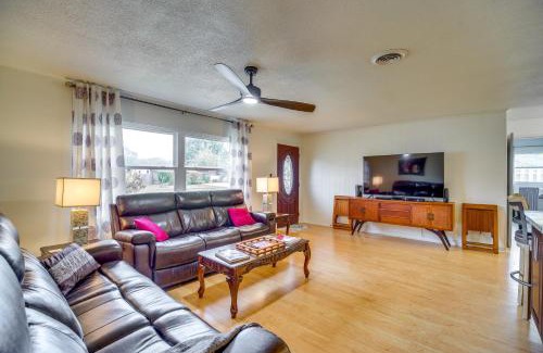 Merritt Island House | Centrally Located Merritt Island Home Pool, Porch