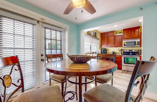 North Andrews Gardens House | Centrally Located - Enclosed Yard, Deck, & Grill