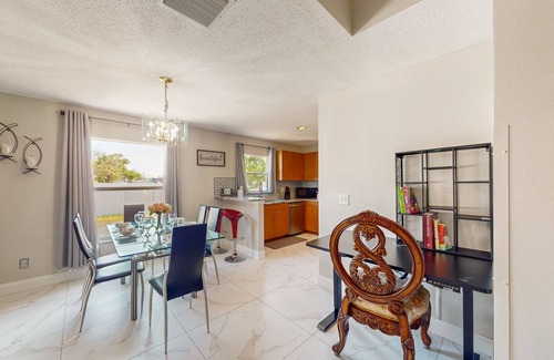 Pinellas Park House | Centrally located close to dining, shopping, beaches, AC, WIFI, patio