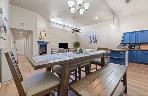Lubbock House | Centrally Located with Strong Wi-Fi